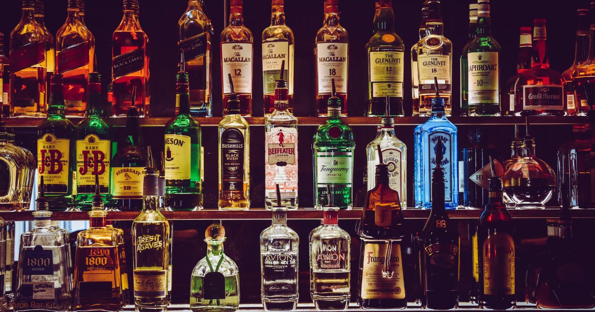 Two Norwood Restaurants Lock Legal Horns Over Town’s Final Available Liquor License-August 8, 1990