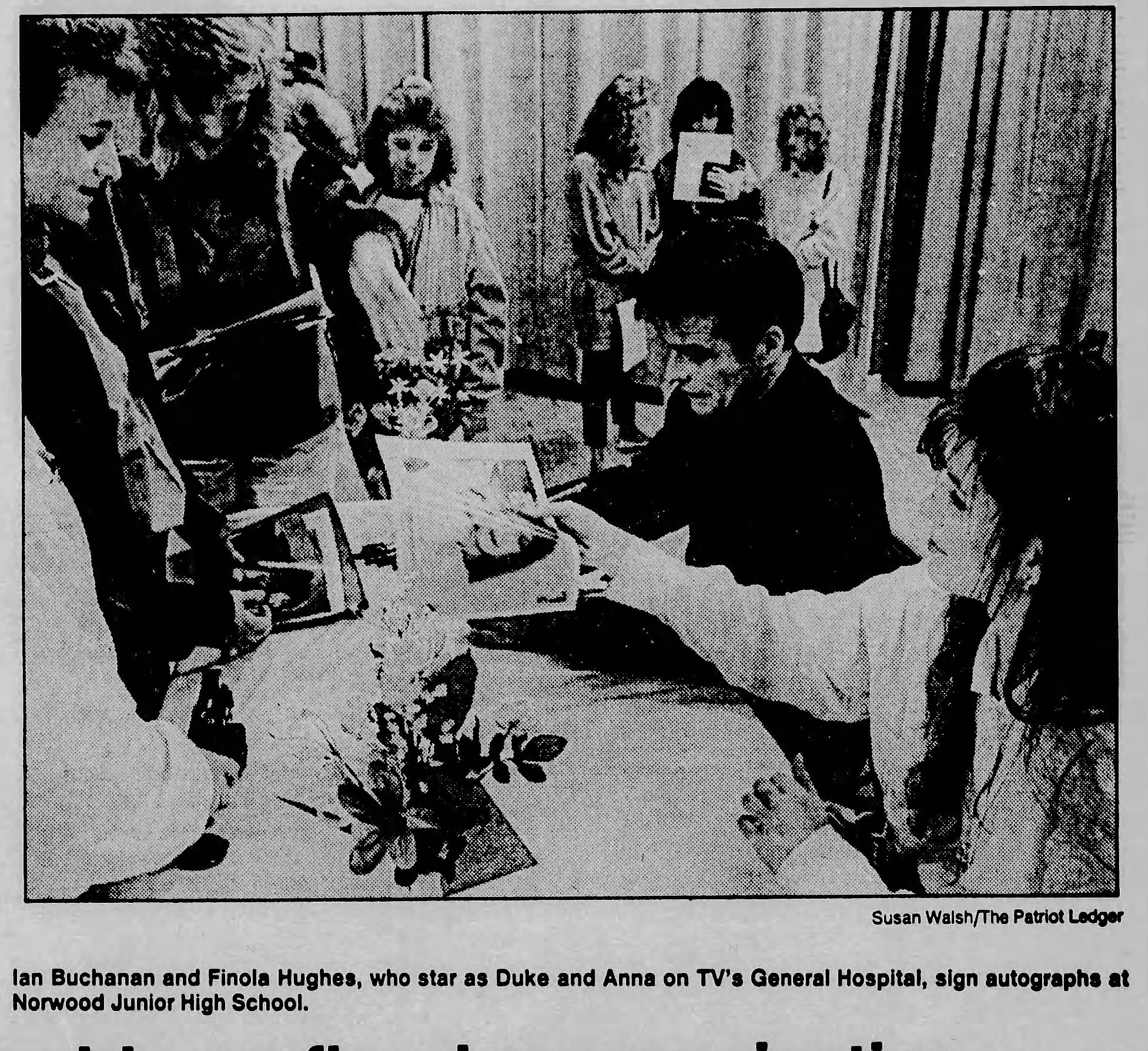 General Hospital Stars Ian Buchanan and Finola Hughes Draw Big Crowd at Norwood Junior High-October 19, 1987