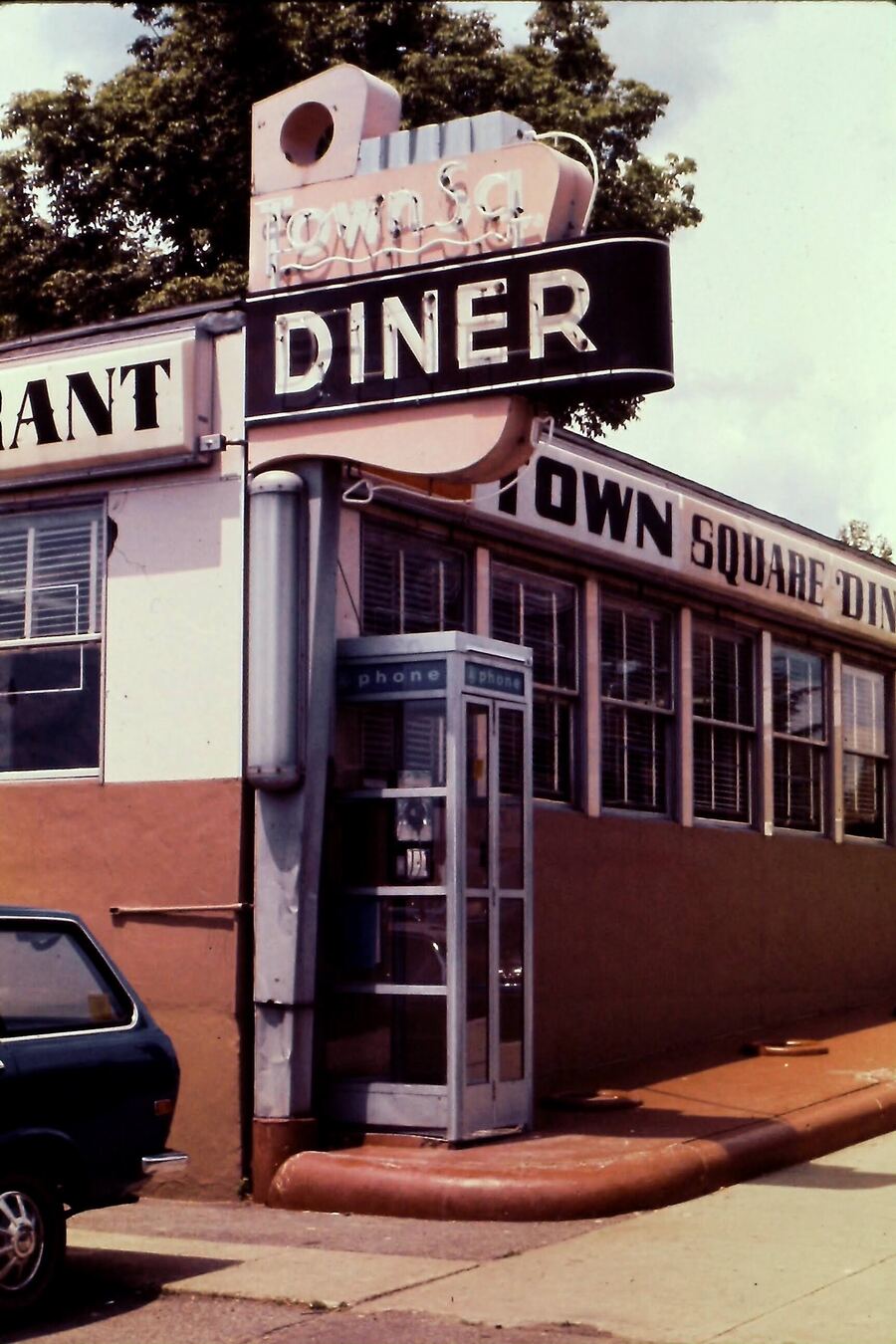 Landmark Town Square Diner Heavily Damaged in Early Morning Kitchen Fire-October 25, 1989